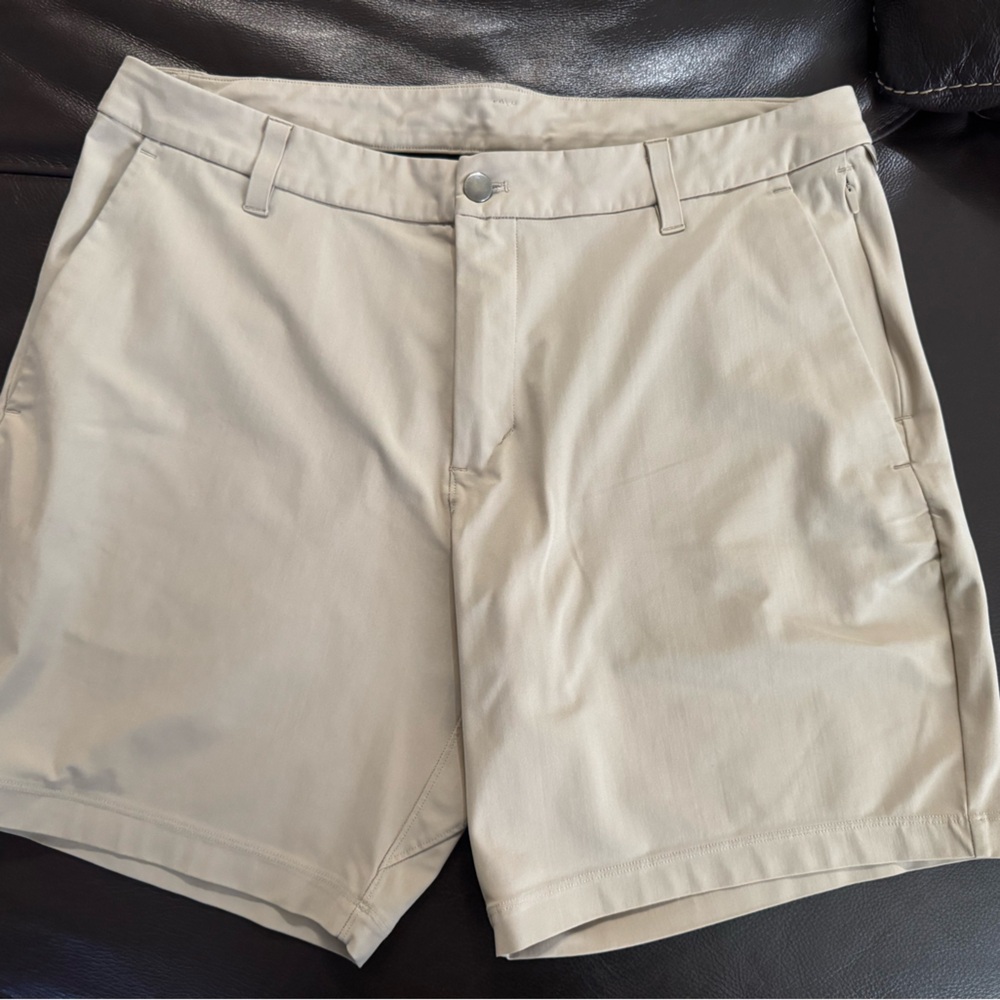 lululemon athletica Men's Khaki Flat Front Shorts